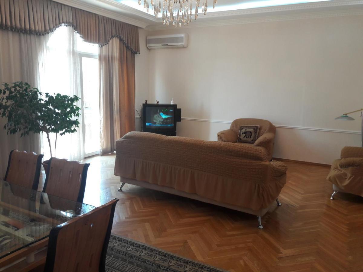 Neftiannikov Avenue Apartment Baku Exterior photo